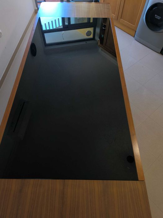 Mesa de Jantar extensível em madeira maciça e vidro