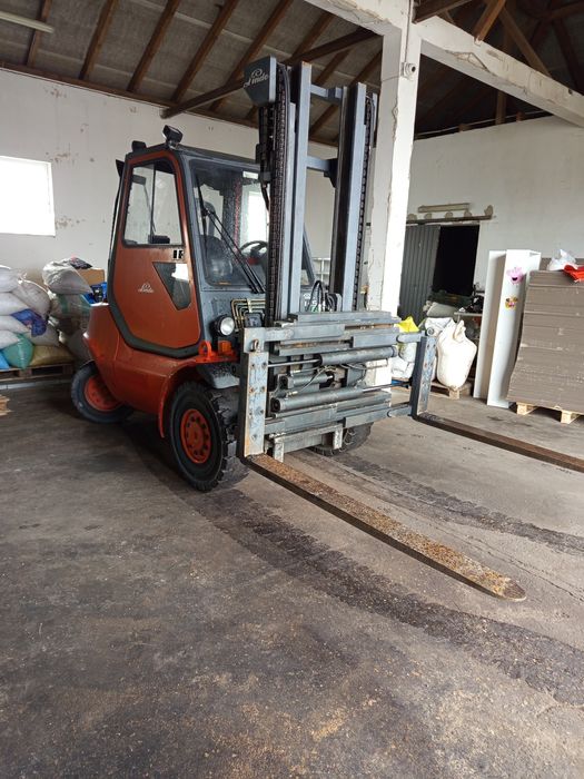 Wózek widłowy z dużym pozycjonerem