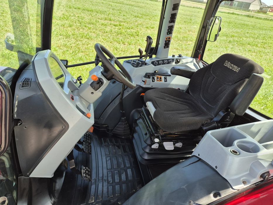 Valtra A 134 . Tuż Niski przebieg.Pneumatyka .   Okazja.