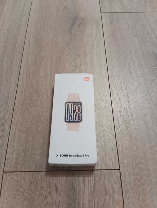 Xiaomi Band 9 Pro w kolorze rozowym, nowy