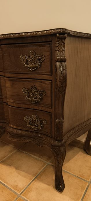 Cómoda D. José em madeira de castanho