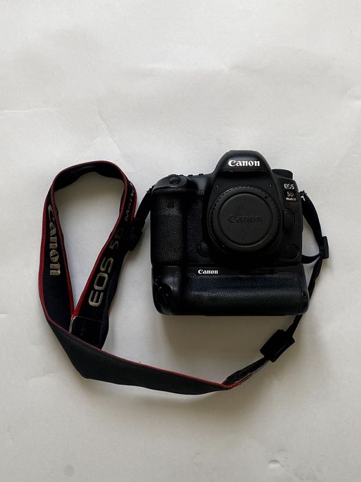 Camera Canon 5D Mark IV