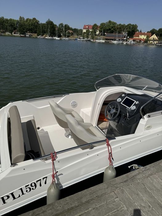 Czarter, wynajem motorówki
