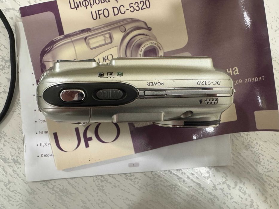 Цифрова камера UFO DC-5320 Аудіо-відео кабель Чехол: 89 грн
