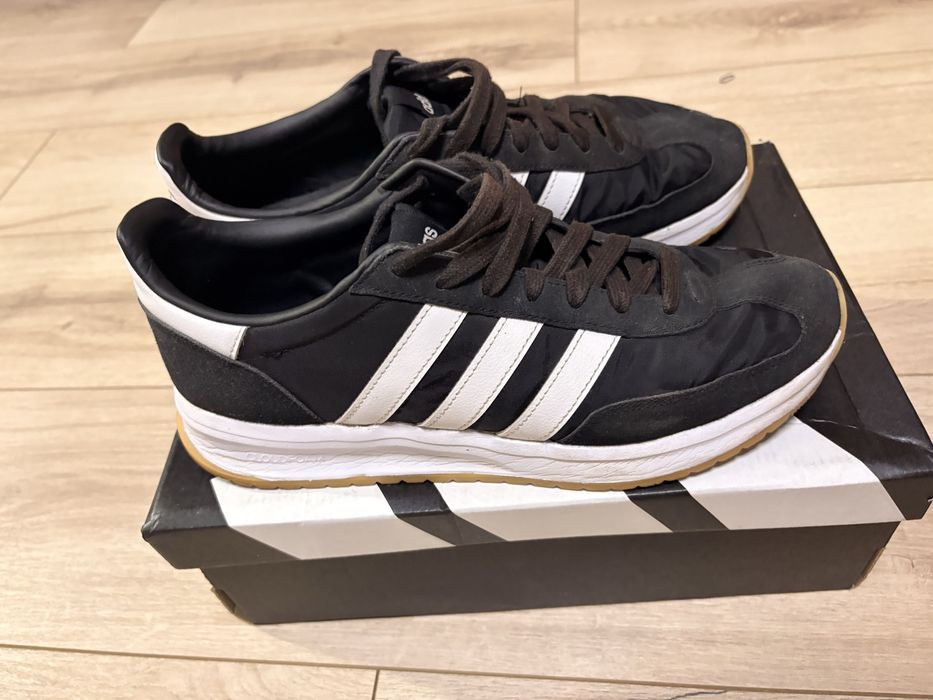 Кросівки Adidas (оригінал), стан чудовий