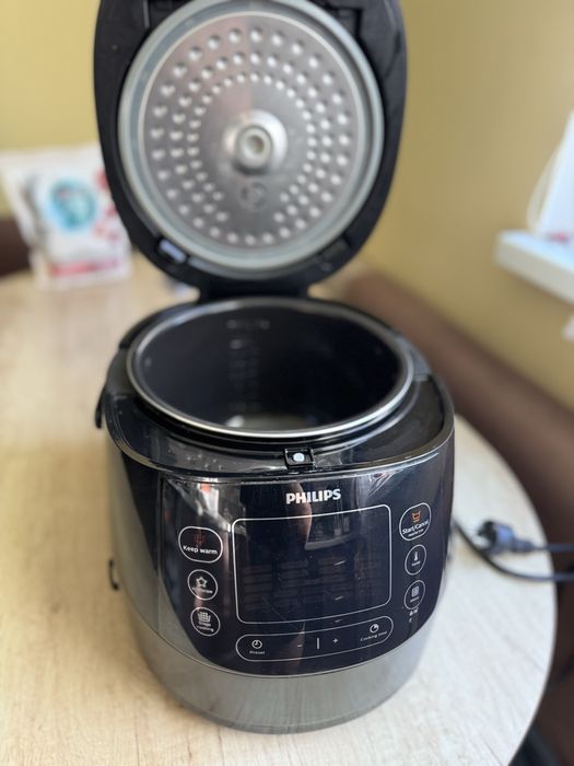 Мультиварка PHILIPS HD4749/70