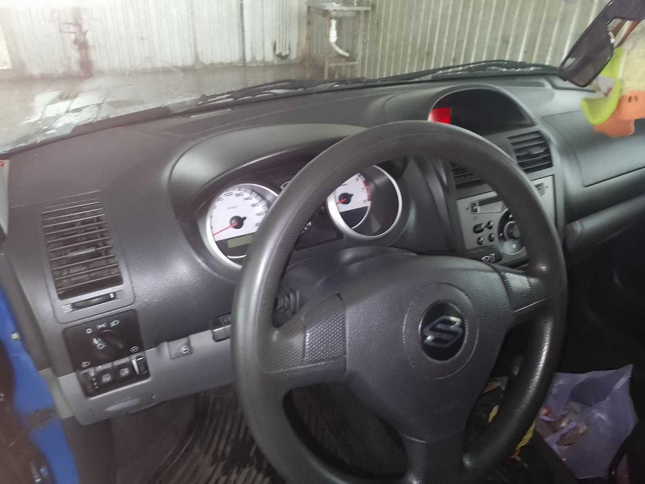 Сузукі Ігніс 2004