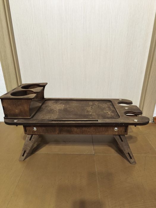 Столик накроватный