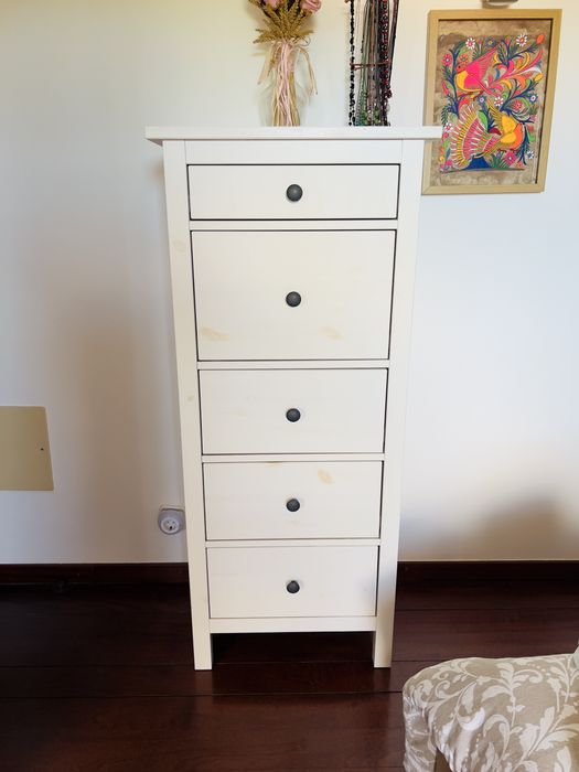 Cómoda HEMNES Ikea
