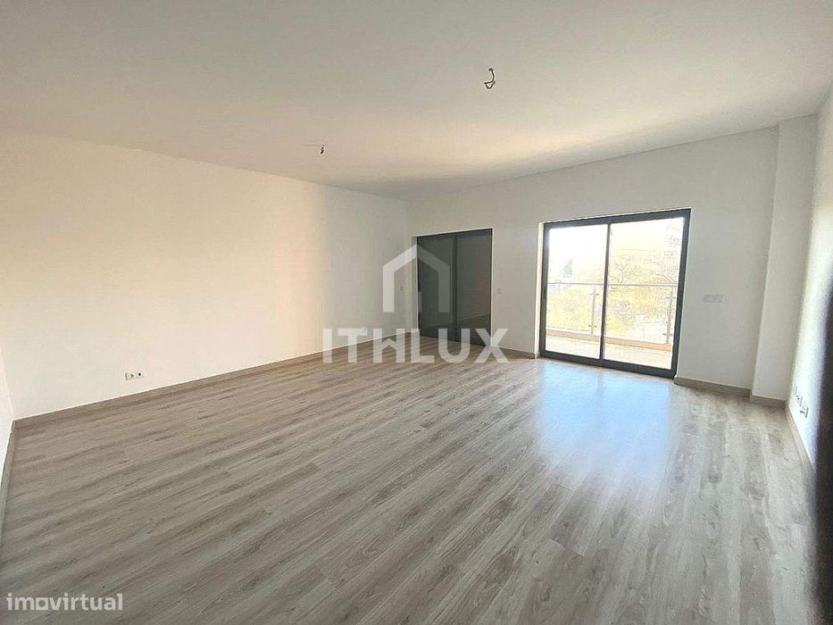 Apartamento T3 Novo com estacionamento, em Loulé - Algarve