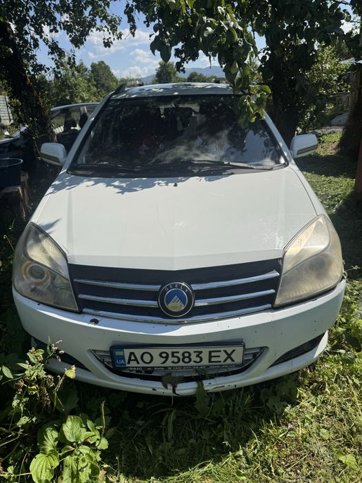 Автомобіль Geely MK Cross 2012