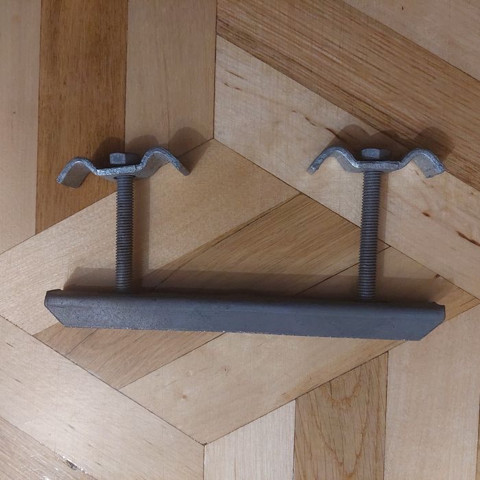 Uchwyty do kratek mostostal