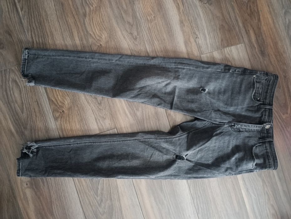 Jeansy damskie Stradivarius