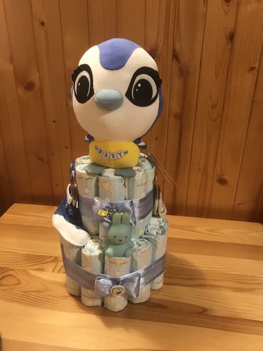 Tort z pieluch PAMPERS z maskotka