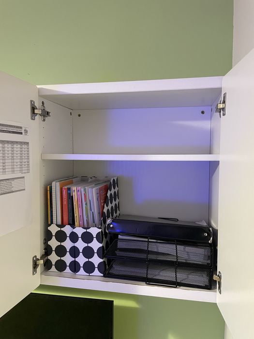 estante com portas  ikea