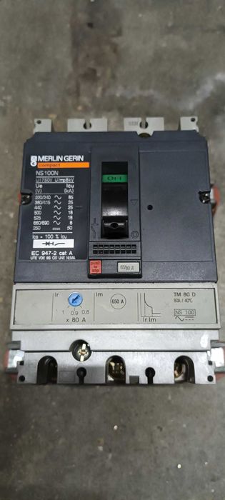 Disjuntor Merlin gerin