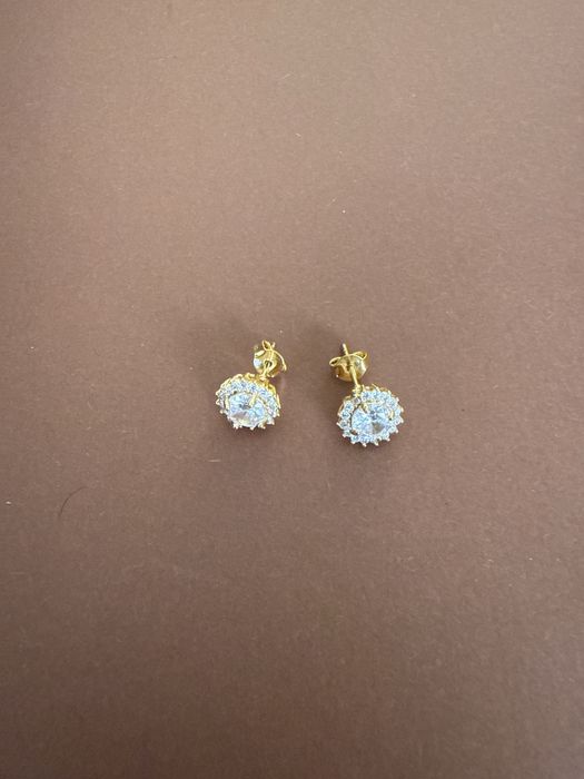 Brincos Semijoia banho ouro flor cravejada com zirconia