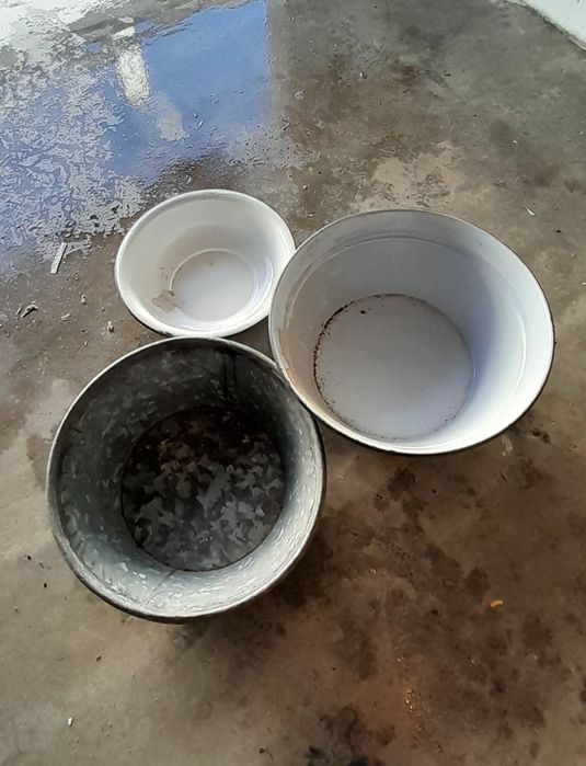 Bacias Alguidares e um cabaço