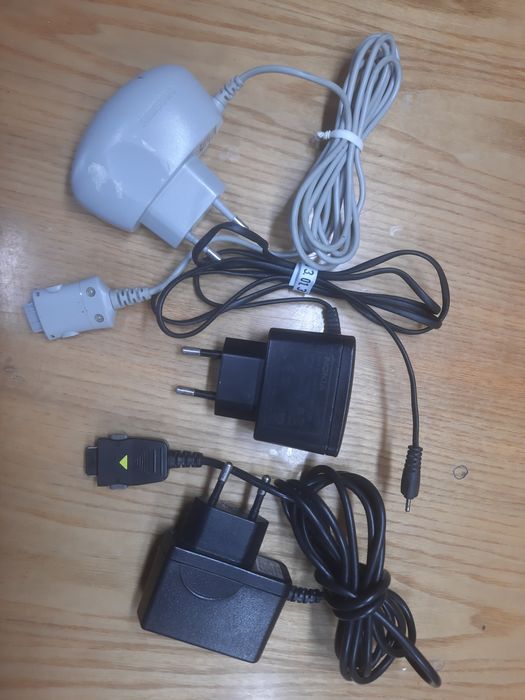 Зарядка до телефону.