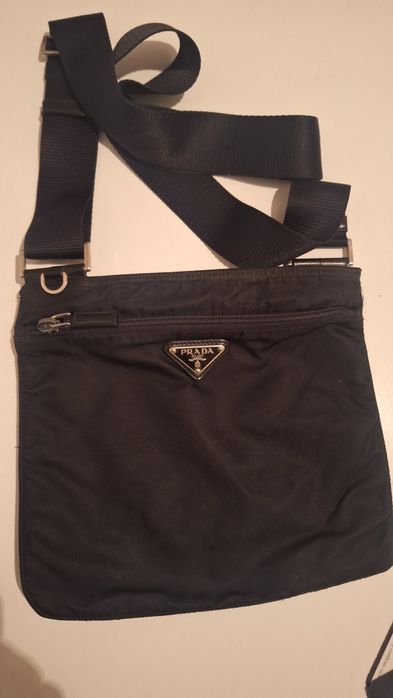 Bolsa tiracolo prada original  como novava