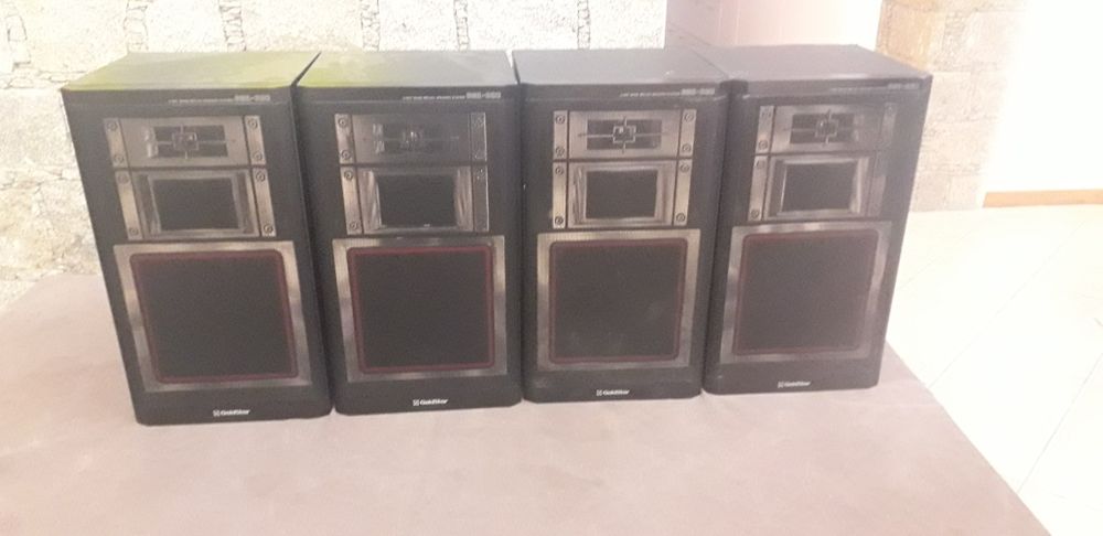 Colunas    de  som
