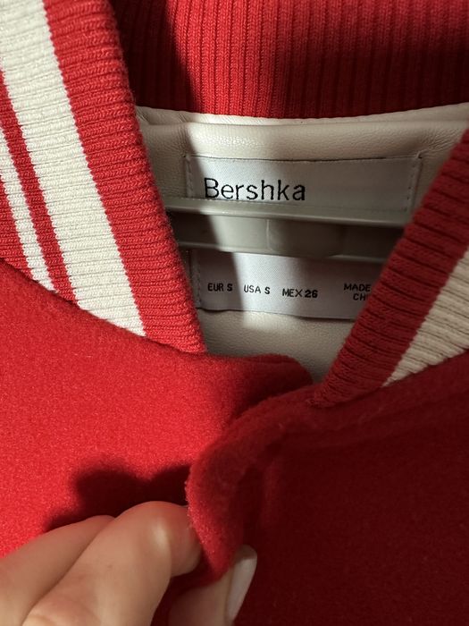 Жіночий утеплений бомбер