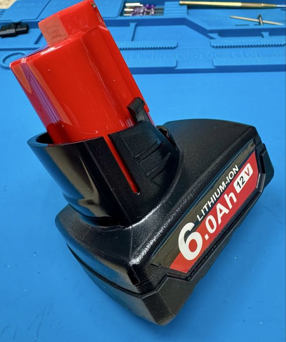 Аккумулятор Milwaukee M12 6Ah новый