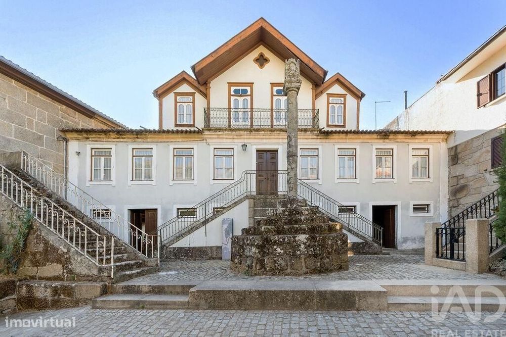 Quinta T8 em São Martinho de Mouros de 558 m2