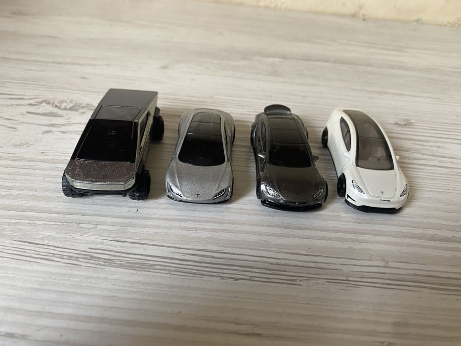 Машинки hot wheels
