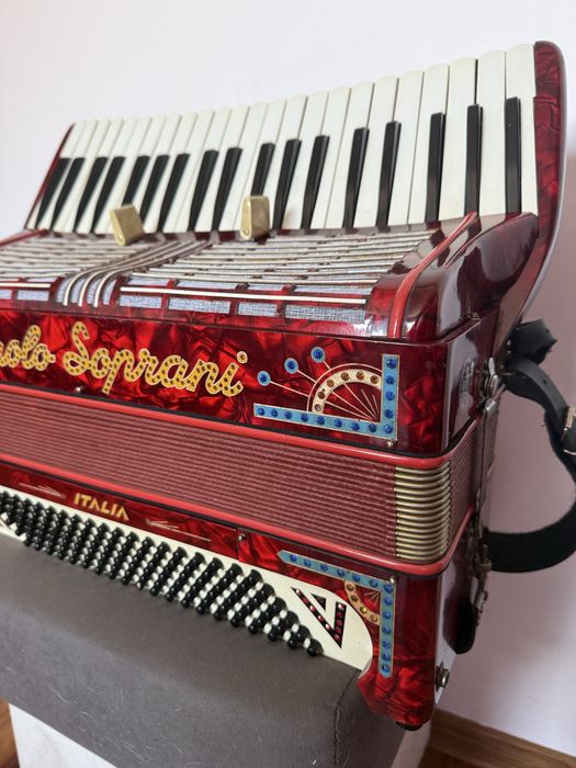 Akordeon Paolo Soprani 120 bas 4 chóry, klasyka Włoskiego brzmienia.