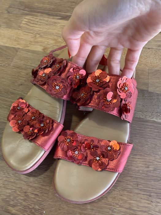 Sandalias em pele com lentejoulas Eureka