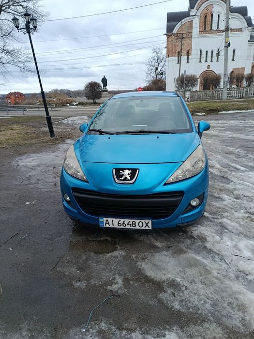Автомобіль Peugeot 207 2012 рік
