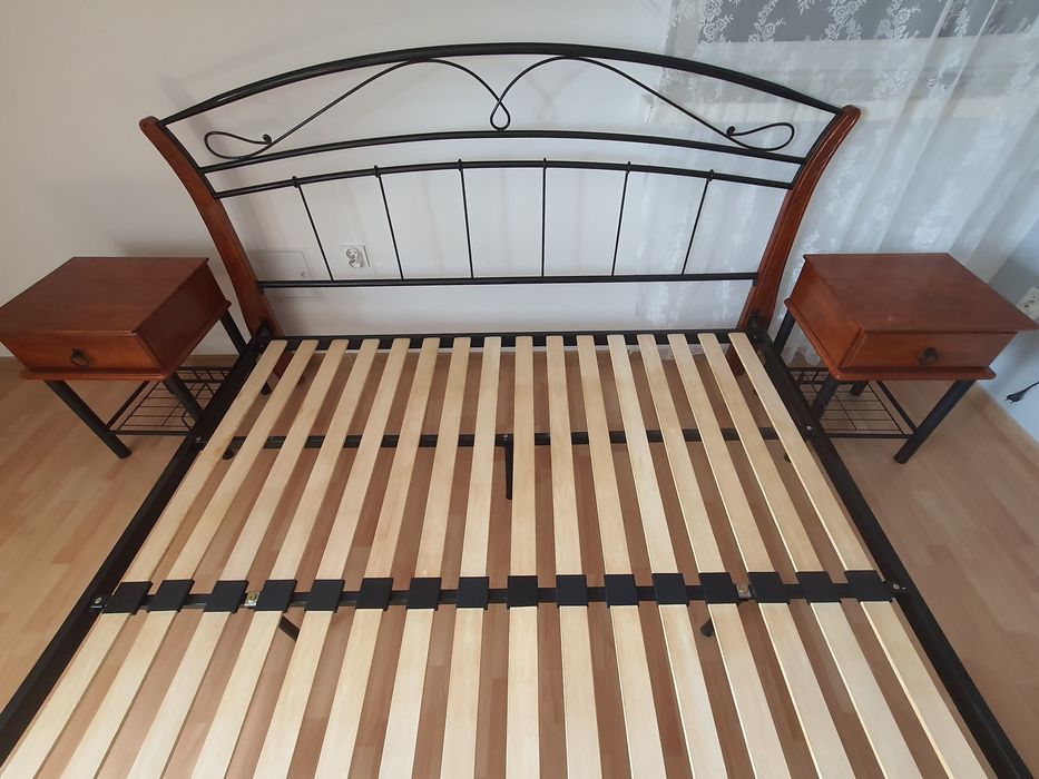 Łózko Sypialniane plus stoliczki  180x200 Drewno