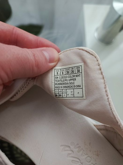 Сандалі Skechers (39)