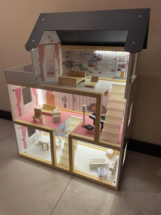 Domek dla lalek drewniany + mebelki 78cm oświetlenie LED