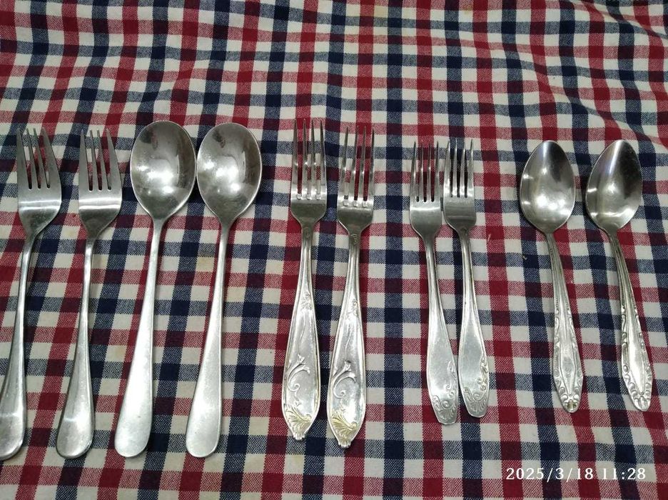 Широкий вибір наборів столових приборів: вилки, ложки