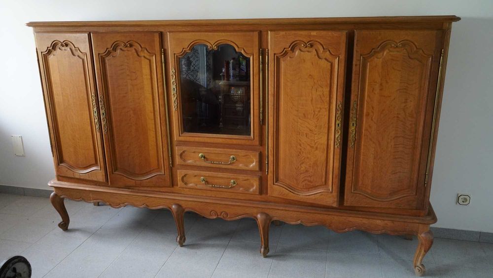 Móvel Elegante, Arrumação / Exposição