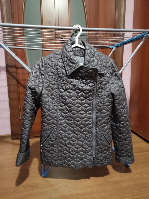 Жіноча демісезона куртка