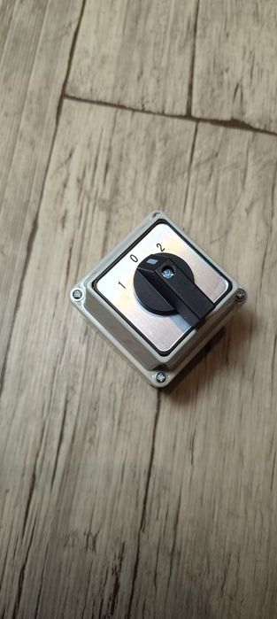 Sprzedam uniwersalny przełącznik krzywkowy obrotowy LW26-20/2 w obudow