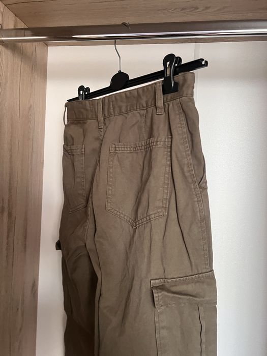 Jeansy cargo z szerokimi nogawkami z wysokim stanem
