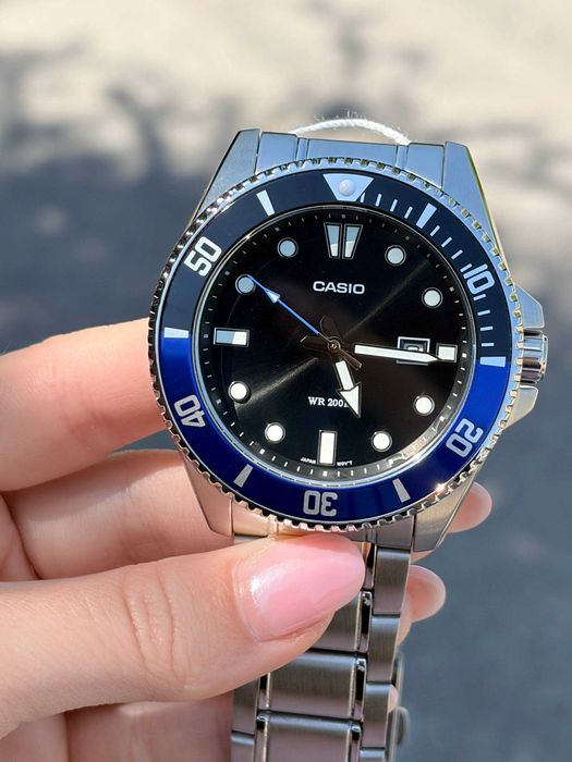 Чоловічий годинник Casio MDV-107D-1A2.