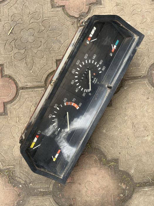 Щіток приладів Москвіч 2141