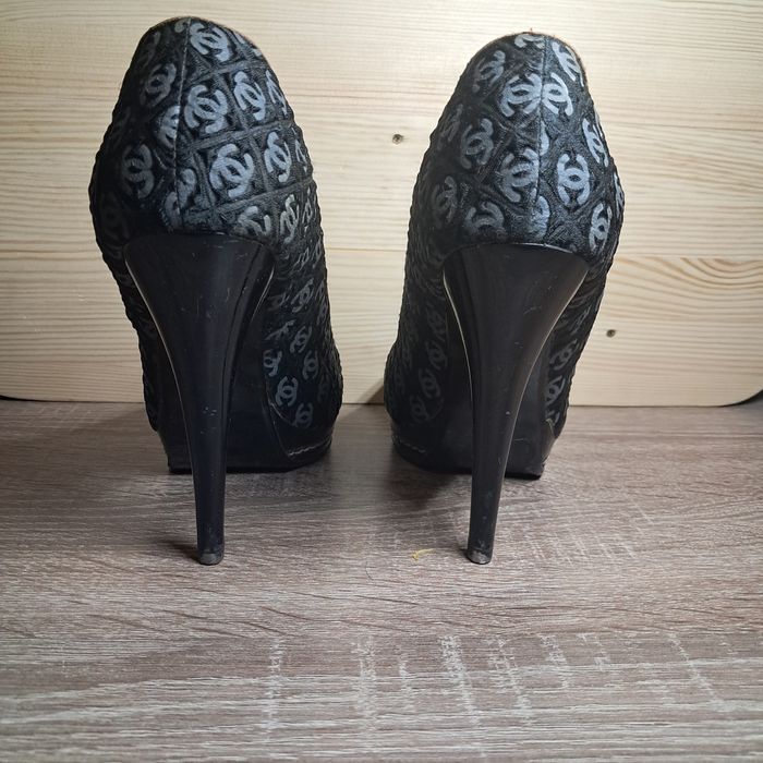 Туфлі на шпильці 39 розмір(стелька 24(текстиль)