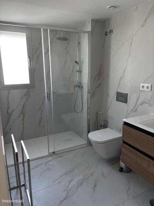 T1 Moderno com Ar Condicionado junto ao metro