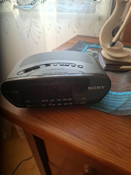 Radio relógio com alarme sony