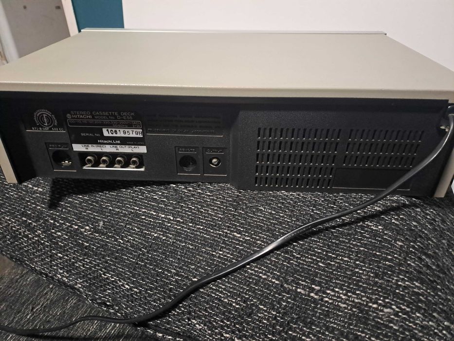 Magnetofon kasetowy deck Hitachi D-E55 do małych poprawek