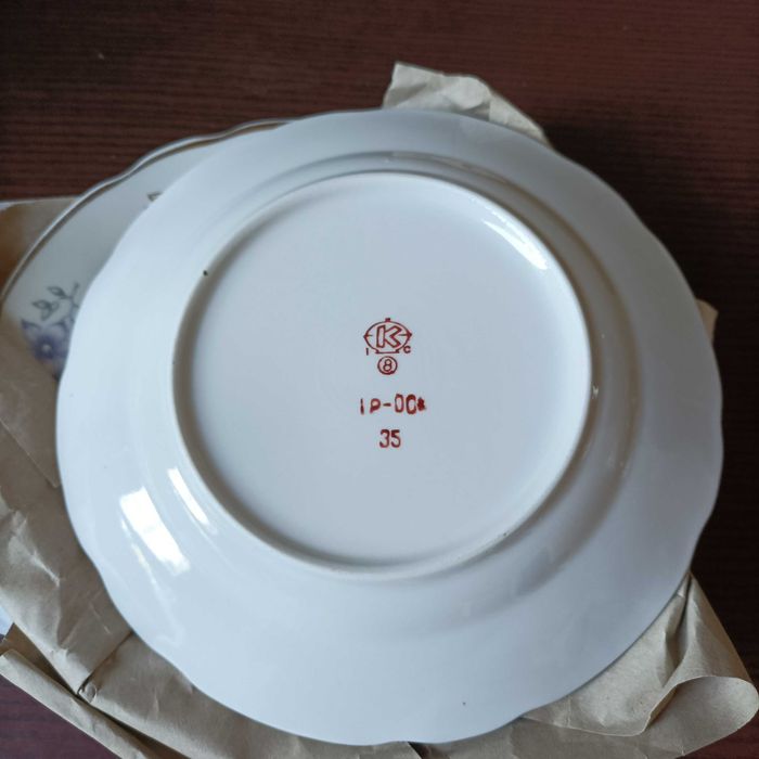 Продам тарелку для вторых блюд Коростень- фарфор