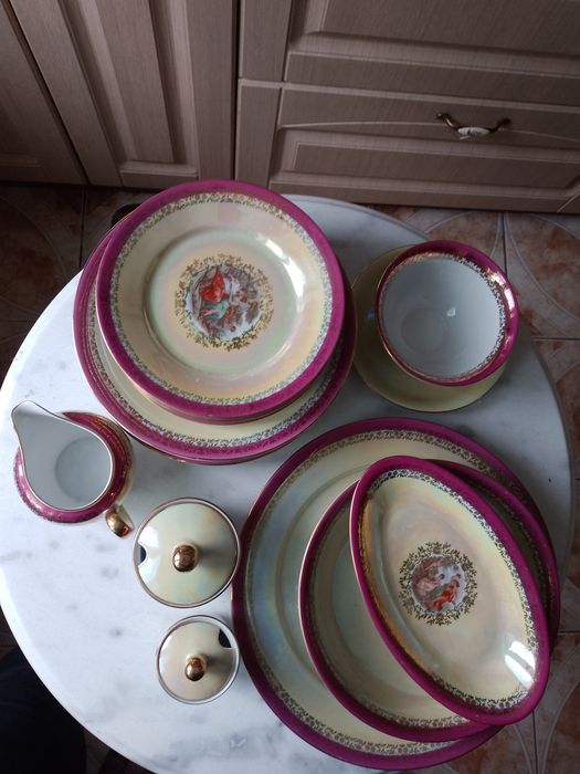 Посуд сервізів "Мадонна"