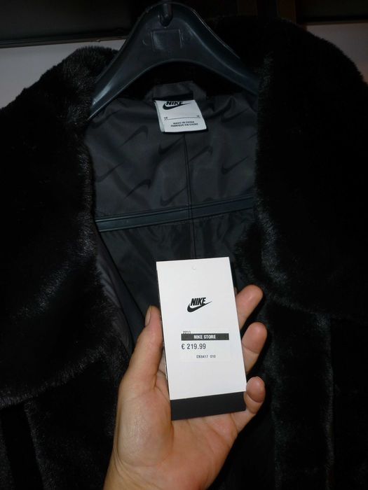 Nike długie czarne futerko nowe