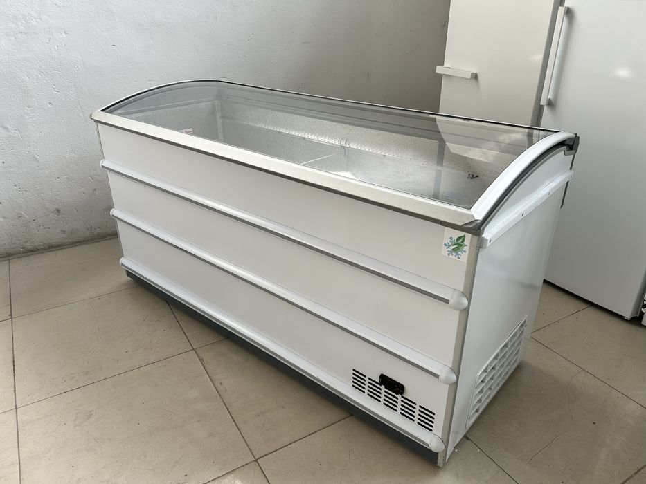 Zamrażarka  witrynowa skrzyniow na lody i mrożonki Novum 600 l